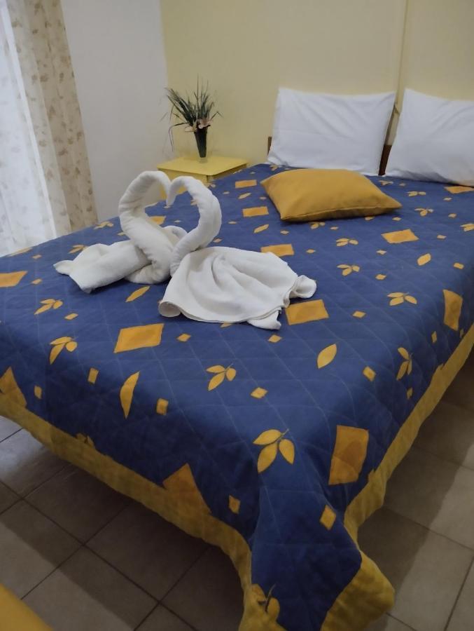Pantheon Hotel Kamena Vourla Exterior photo