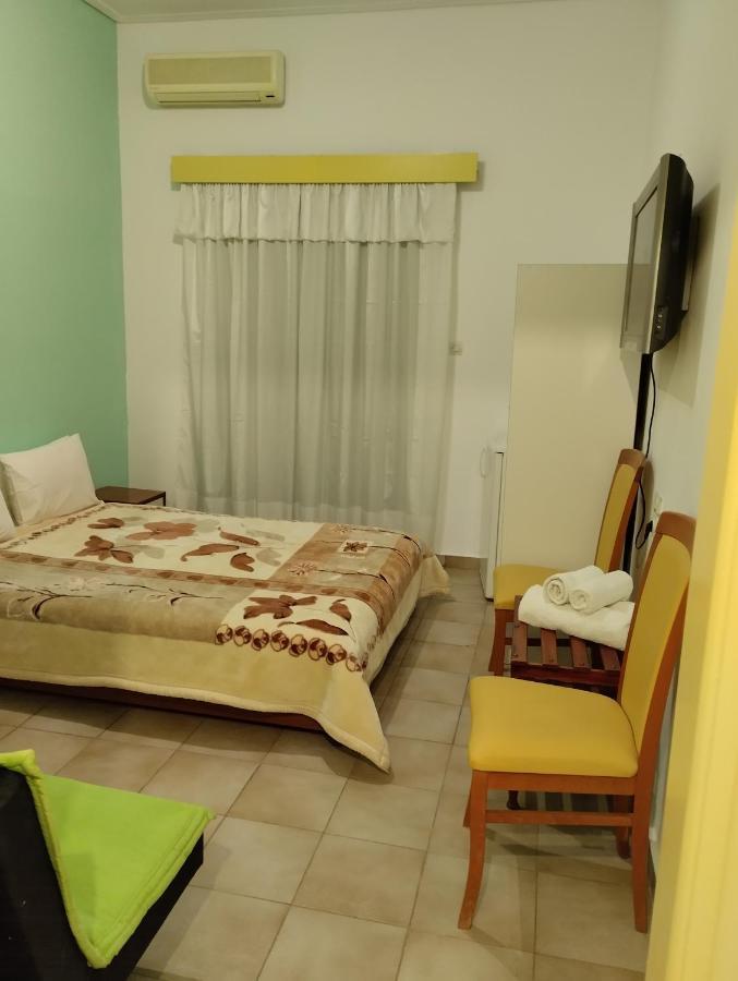 Pantheon Hotel Kamena Vourla Exterior photo